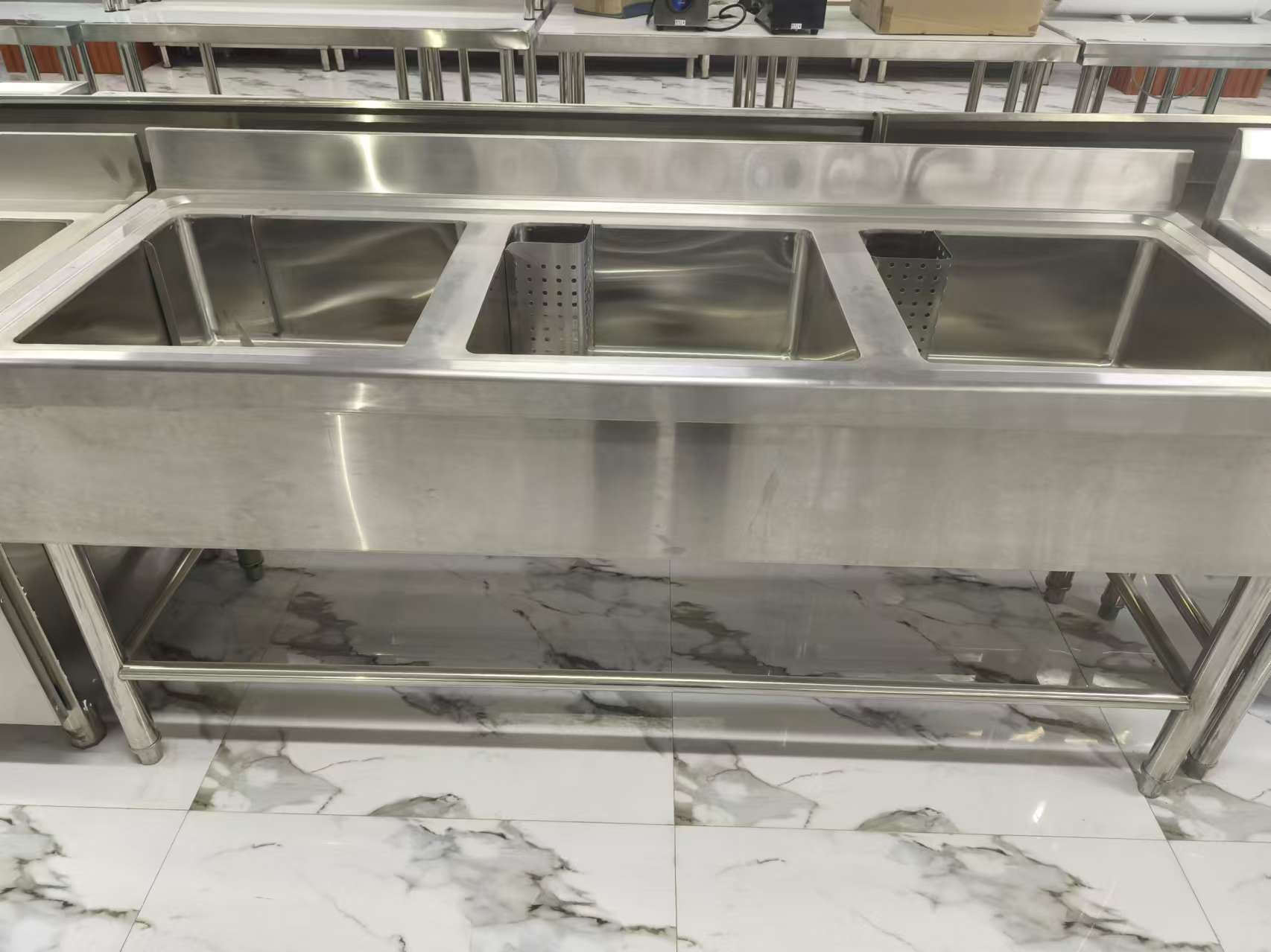 科宇 FA12 廚房操作臺 / 不銹鋼三星水池